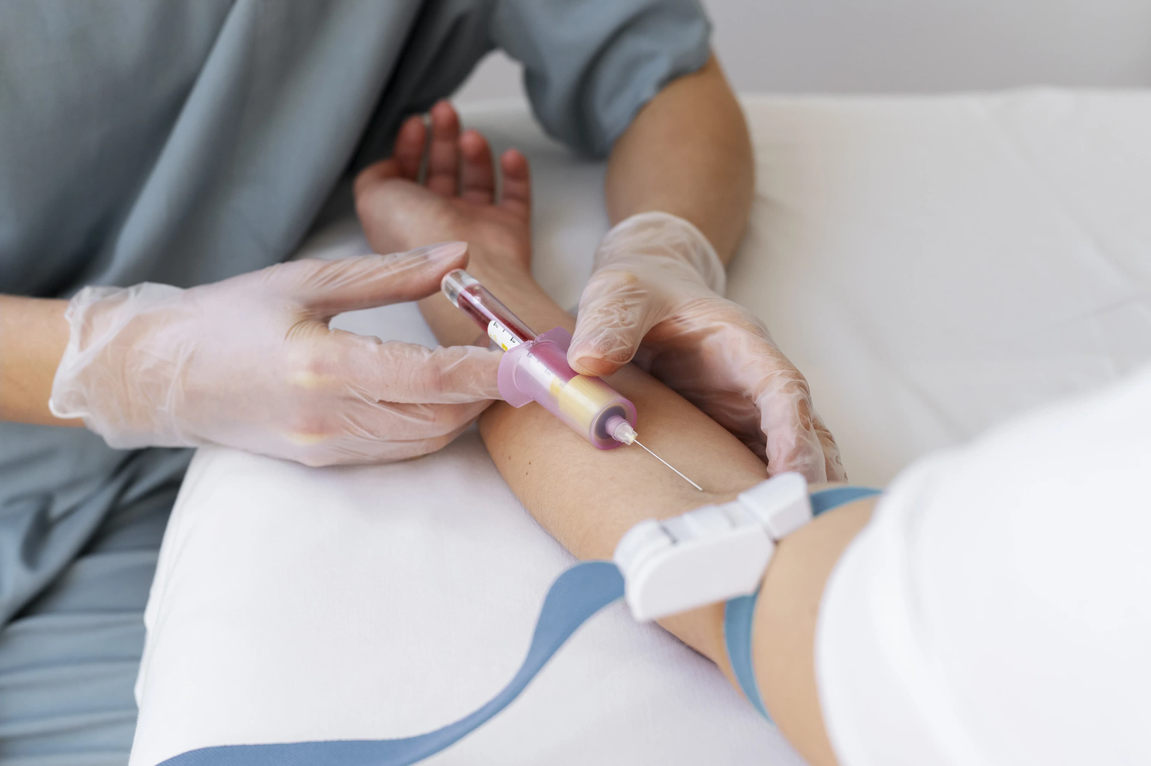 NIPT vs CVS: Why One Test Has Zero Miscarriage Risk